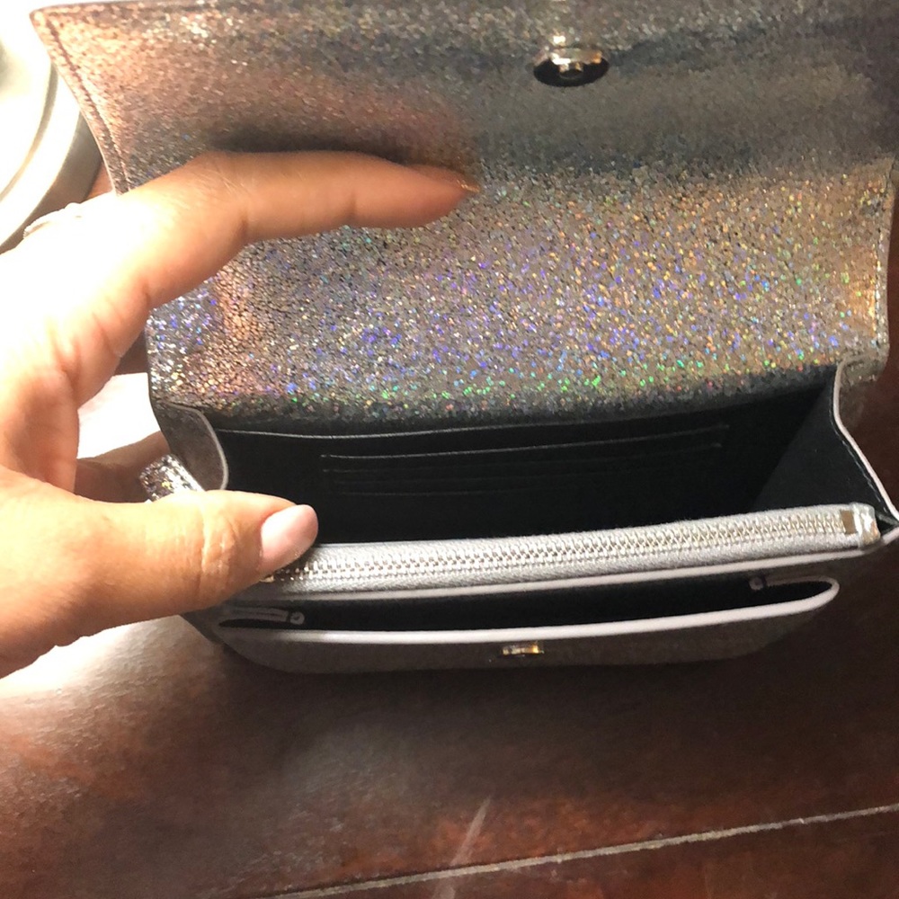 Saint Laurent Metallic Monogram Wallet on Chain - Picture 6 of 6